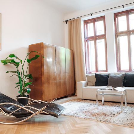 Appartement Oomph Vintage 2Br Gem Steps From Politechnika à Varsovie Extérieur photo
